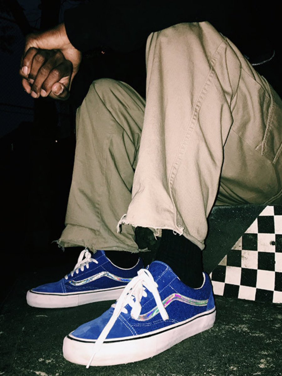 Supreme__Hustle's tweet photo. 05/25/2016 
Supreme/Vans 

•Iridescent side stripe and leather lining Old Skool https://t.co/kfl9BiIzjT