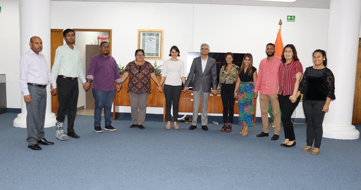 IndiainPanama's tweet image. Celebrated #RashtriyaEktaDivas2022 by forming a #unitychain and cherishing a cup of UNI-TEA at the Embassy. 
 
#RashtriyaEktaDivas  #NationalUnityDay2022 
#FestivalOfUnity 

@MinOfCultureGoI @AmritMahotsav @MEAIndia @IndianDiplomacy @iccr_hq