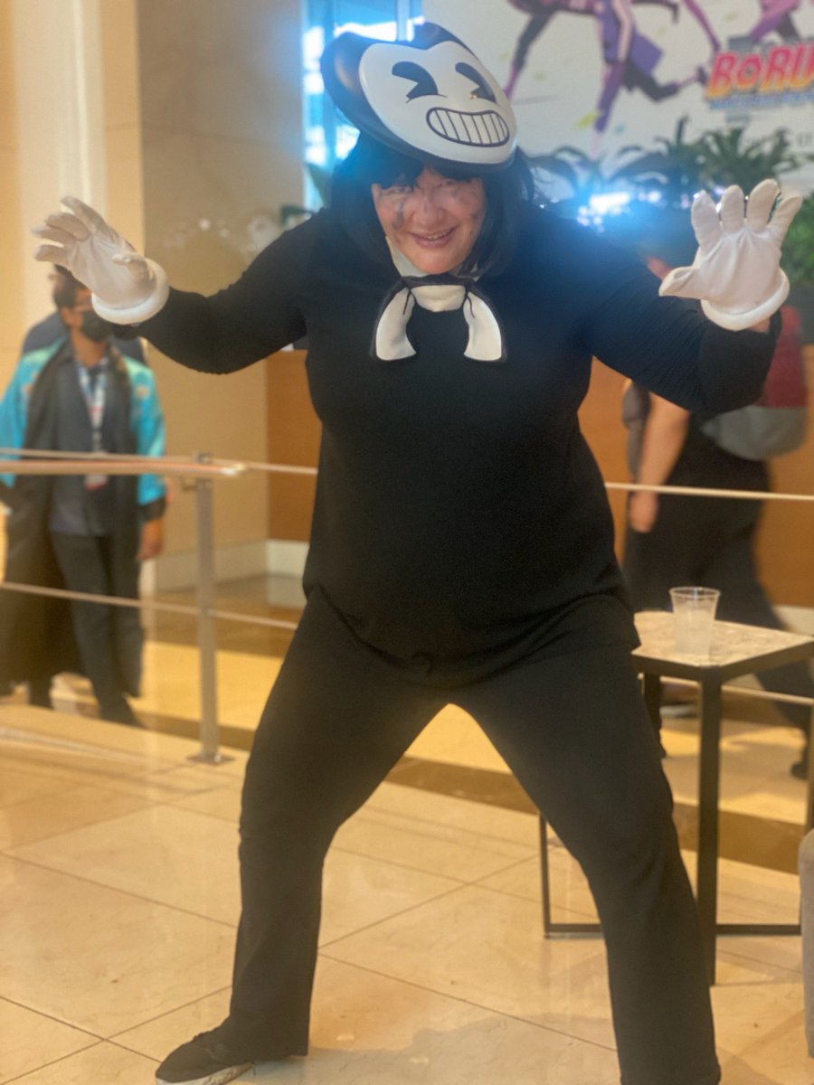 Richiko06's tweet photo. Gosh okay @themeatly and @Bendy  just tweeted about the #BATDR trailer tomorrow so I’m posting my cosplay costume of ink Bendy to celebrate!!! 🎉 🎊 🎈 @FluffyInkDevil  enjoy my friend this is me as our favorite ink devil! https://t.co/IWl03QwxTc