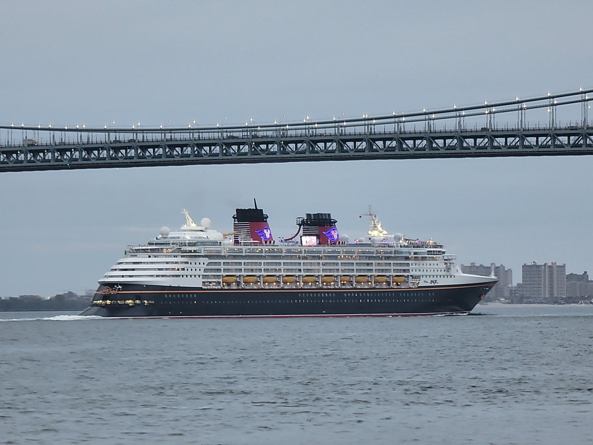 .<a href="/DisneyCruise/">Disney Cruise Line</a> #DisneyMagic departing New York City for the last time for the fall 2022 season, sailing a one way 7-night cruise ending in San Juan, Puerto Rico. Bon voyage!