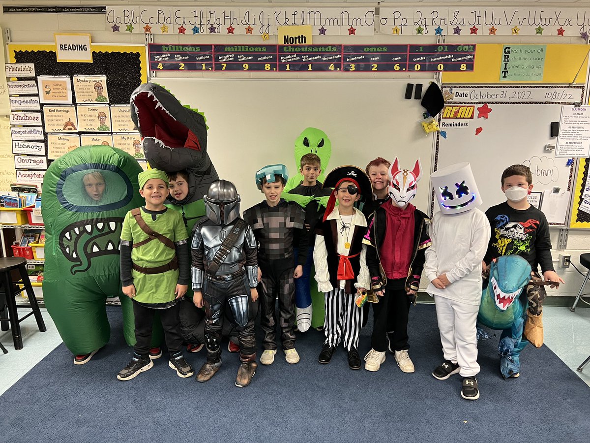 MrsHaskellMc's tweet photo. Happy Halloween. #rascalsrock https://t.co/haNljYXhOy