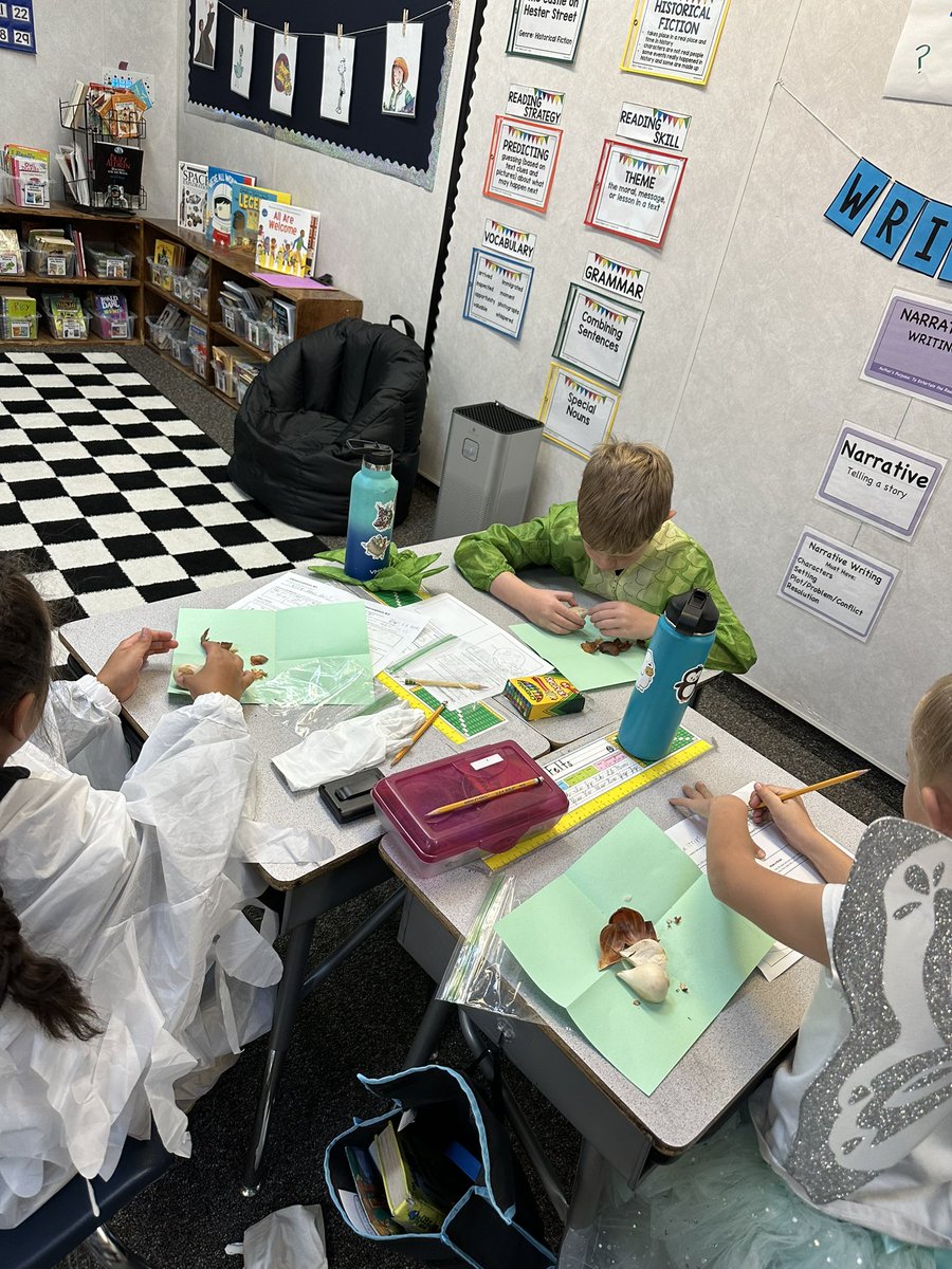 CTrommels's tweet photo. Cookies, games, and spooky science. Such a fun day today! https://t.co/dbtQg4UEik