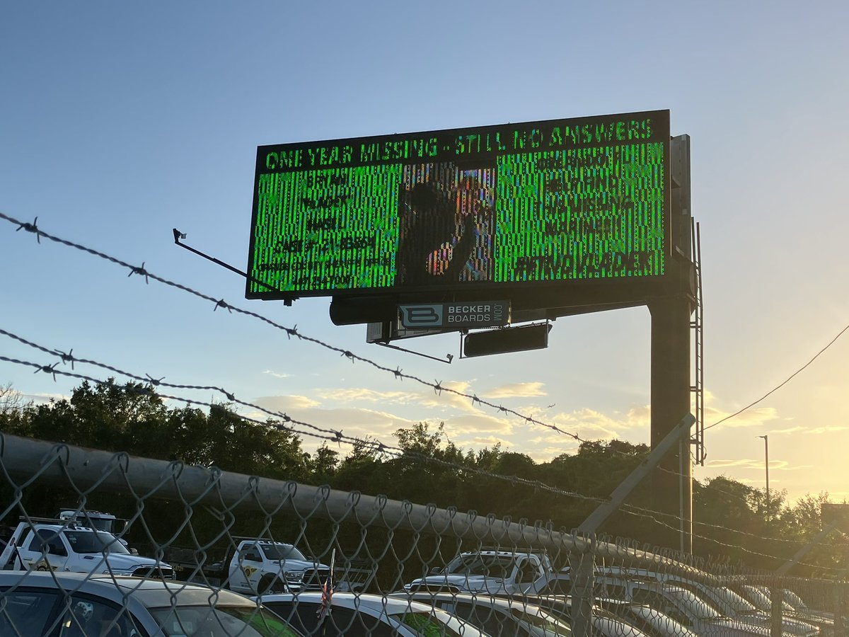 Horrible photo, heavy traffic and no place to park. Billboardis running for #FindVladek in Orlando