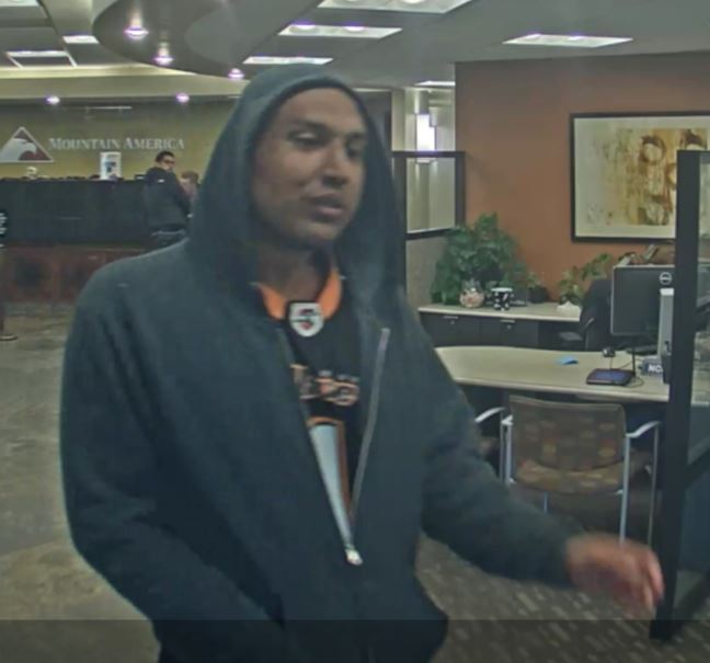 KUTV2News's tweet photo. DO YOU RECOGNIZE HIM? Salt Lake police have asked for the public's help identifying a suspect who they said robbed two banks within a four-minute period.

DETAILS: https://t.co/YwZ6NWFYWx https://t.co/T2cVMfK86c