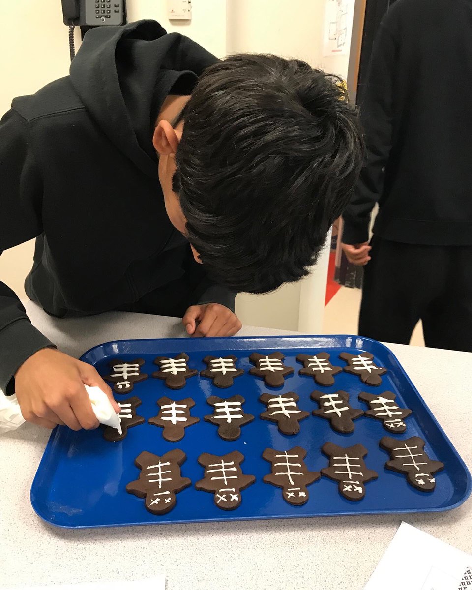 hmeceducator's tweet photo. Food Studies 11/12 - 3 block collaboration to have these Skeleton Cookies made & decorated for todayโs staff meeting ๐ป ๐
Last block delivered the cookies ๐
#PRHomeEc #sd36learn #Halloween #skeletoncookies https://t.co/KH8f6o8zeu