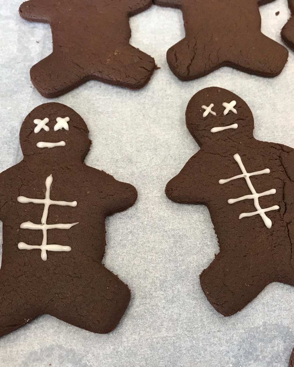 hmeceducator's tweet photo. Food Studies 11/12 - 3 block collaboration to have these Skeleton Cookies made & decorated for todayโs staff meeting ๐ป ๐
Last block delivered the cookies ๐
#PRHomeEc #sd36learn #Halloween #skeletoncookies https://t.co/KH8f6o8zeu