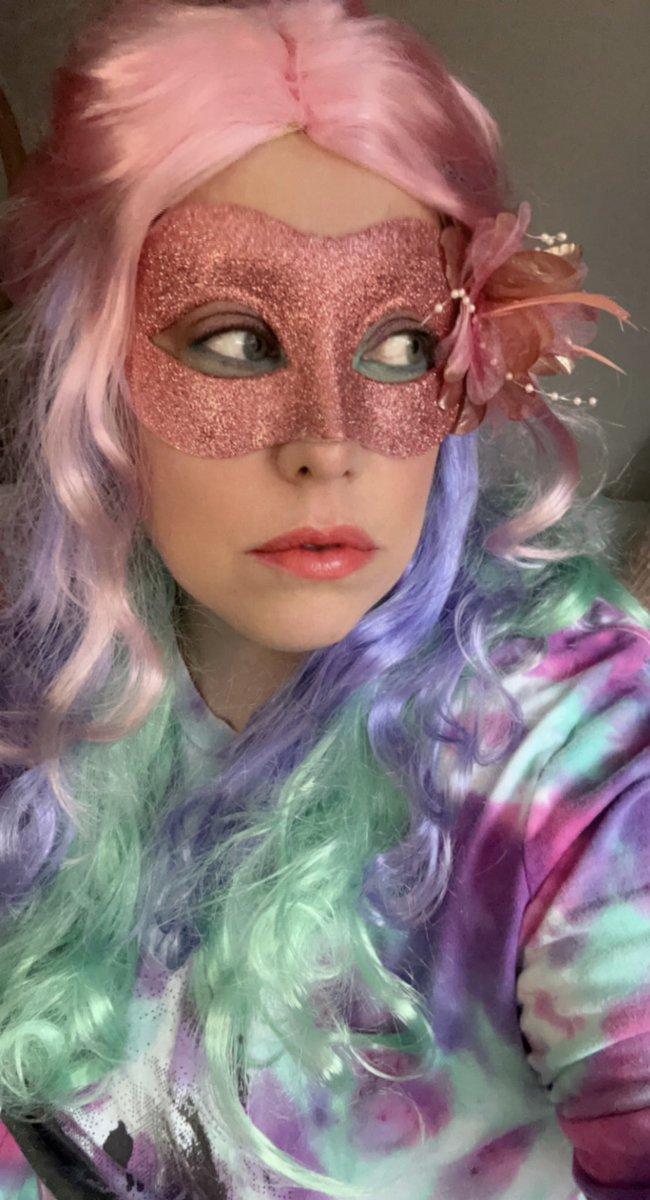 Megan 🌕♉️ tweet media