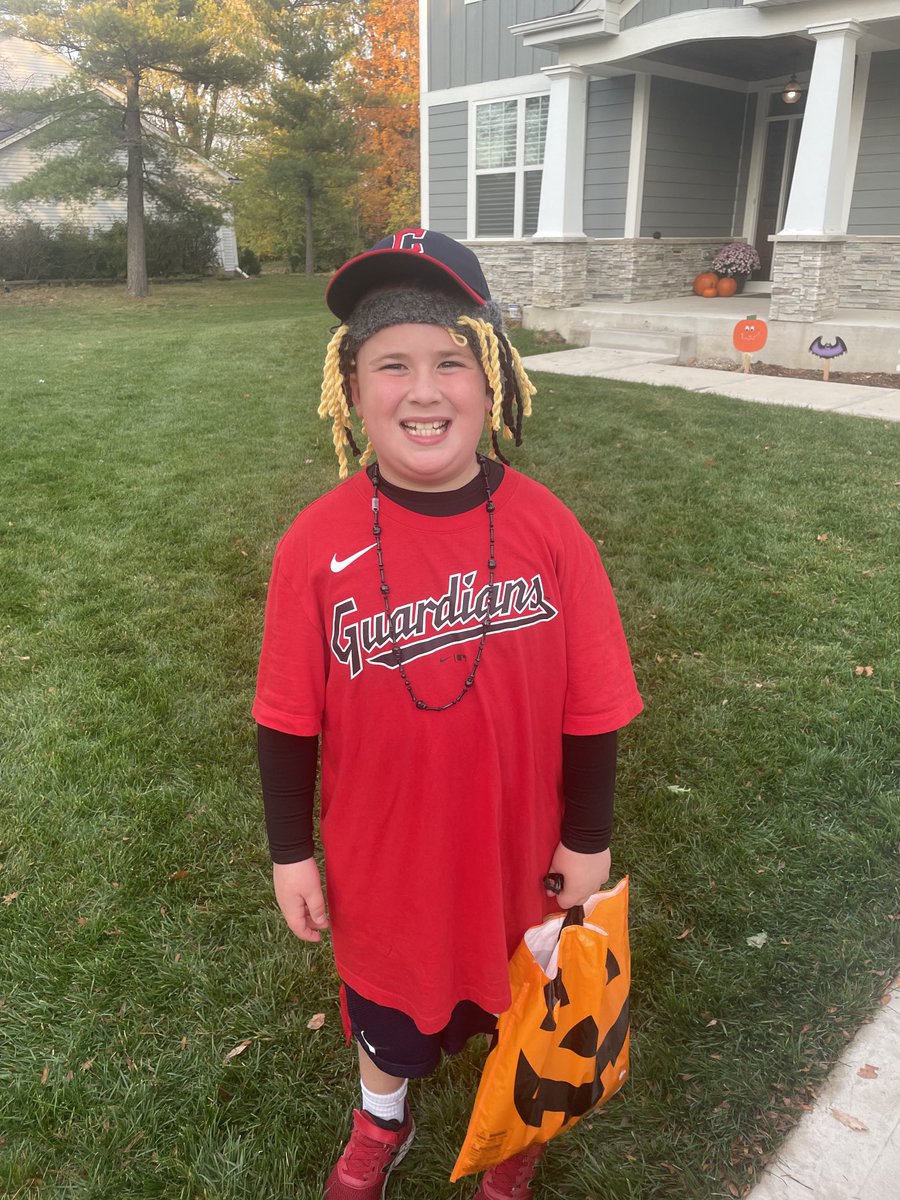 ⁦<a href="/GuardsInsider/">GuardsInsider</a>⁩ ⁦<a href="/MrLapara/">Jose Ramirez</a>⁩ ⁦<a href="/ESPNCleveland/">ESPN Cleveland</a>⁩ ⁦<a href="/ClevGuardians/">ClevelandGuardians</a>⁩   Jose Ramirez getting some candy.