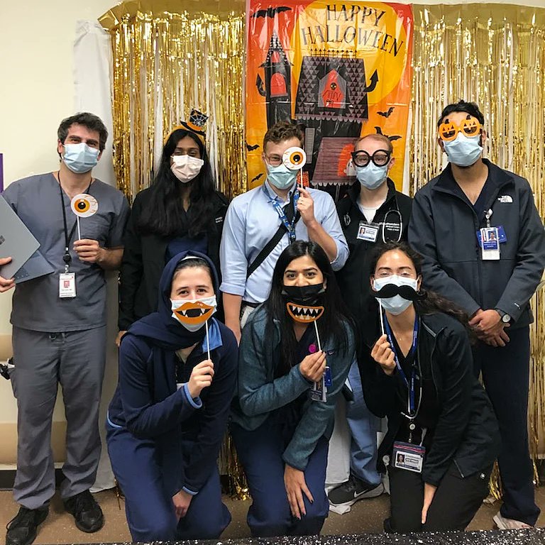 UTSW_NeuroRes's tweet image. Happy Halloween from UTSW Neurology! We hope everyone has a spooktacular day 🎃👻🧠 #NeuroTwitter