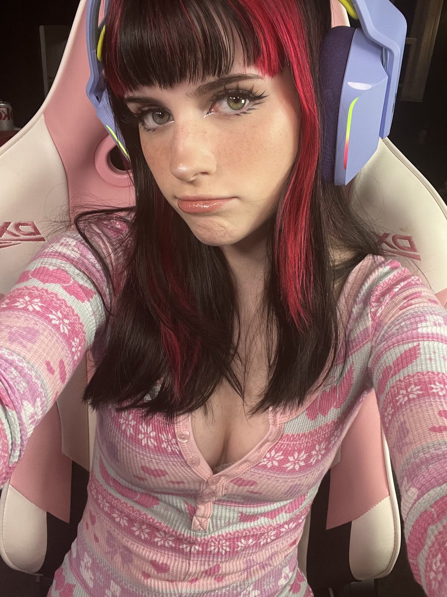 cum say hi https://t.co/rcouFbN4Ud https://t.co/MpoEoCnkAt