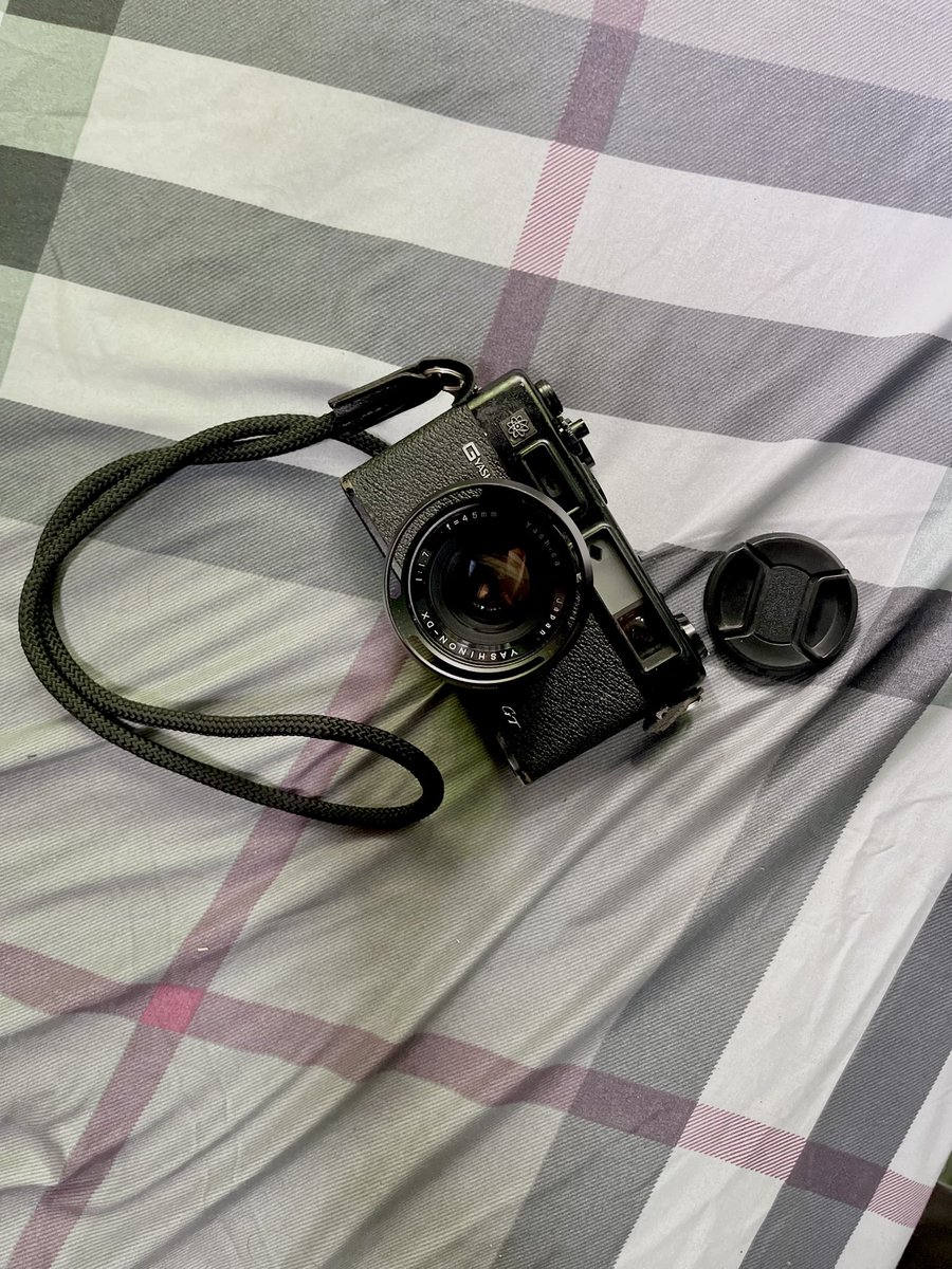 limnoiz's tweet photo. Yashica electro 35 gt
เต็มระบบ เลนส์ใส บอดี้สวย
สภาพ 92 %
วัดแสงทำงาน เชคแบตทำงาน

ราคา 1690 บาท รวมส่ง

แถมถ่านในตัว สายคล้องกล้อง พร้อมถ่าย
ดีเทลสอบถามได้

#กล้องฟิล์มมือสอง  #กล้องฟิล์มมือสองราคาถูก 
#yashicaelectro35 #กล้องฟิลม์ https://t.co/d5yTUHoCN3