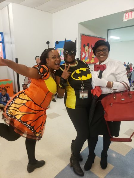 TSmith_Seminole's tweet photo. @SRSleadinspire The storybook parade @PETigers was a huge success! It was pleasure leading where the magic begins! https://t.co/jctwNCoYfj