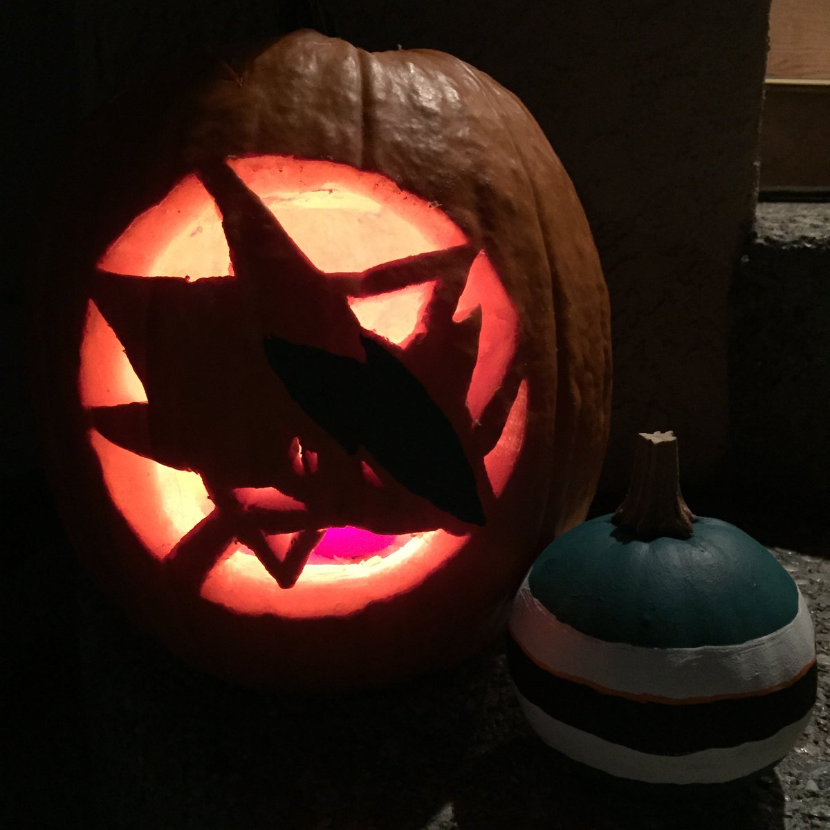 m_tewks's tweet photo. @jbecher Best Sharks Jack-o-lantern I’ve done! https://t.co/mbIncgZ2yY