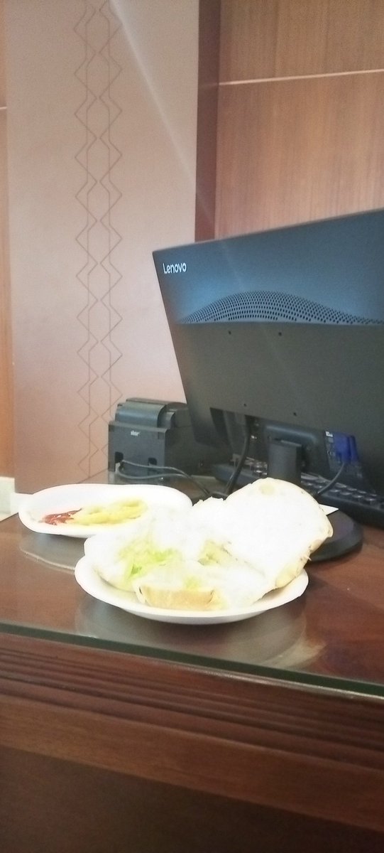 kairasmith's tweet photo. La comida sin carne y en mal estado, la Gerente Betania Luis, la cuál no nos prestó atención y se burló de nosotros
@ProConsumidorRD https://t.co/d9lzsNNIe7