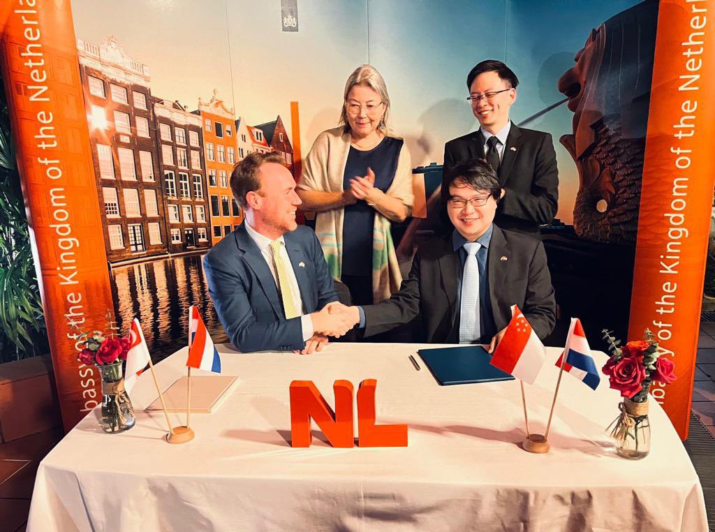 elliotswartz's tweet photo. Two leading Dutch #cultivatedmeat companies @itsmeatable @mosa_meat will have their products manufactured in Singapore by CDMO Esco Aster, which has the only certified facility for manufacturing #cultivatedmeat in the region. https://t.co/NEEpy1zuPt