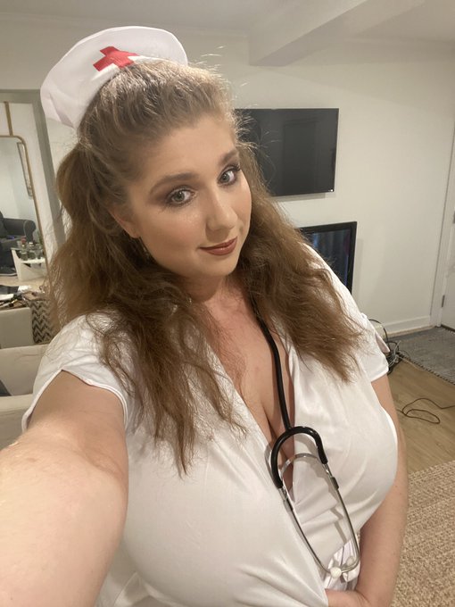 2 pic. Did you order a big titty nurse? https://t.co/FWxIEyAFHo