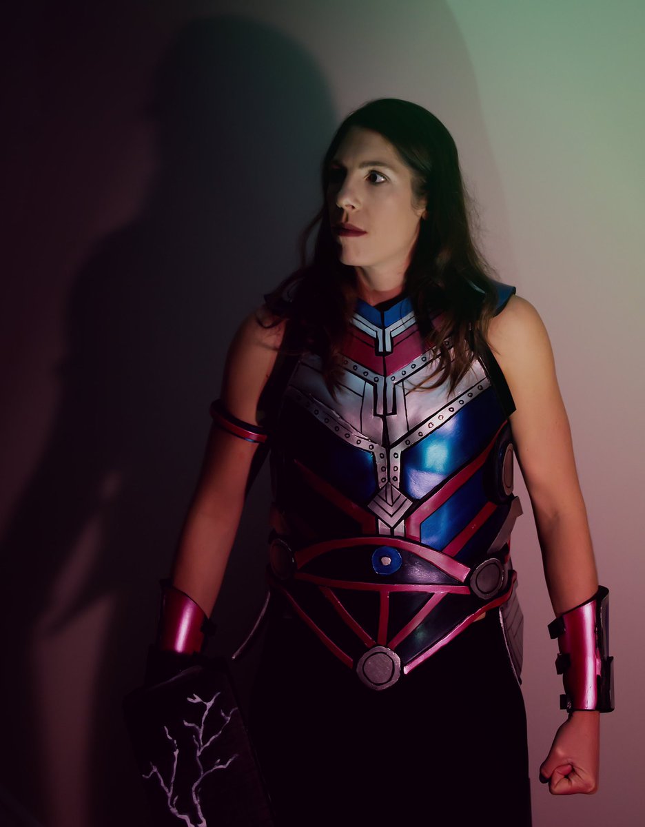 EloraBrenneman's tweet photo. “First off, the name is Mighty Thor. and secondly, if you can’t say, Mighty Thor, I’ll accept Doctor Jane Foster.” Happy and safe Halloween everyone! https://t.co/Lw4itel2tV