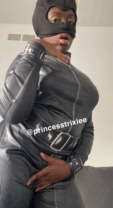 Catwoman https://t.co/JNpOyG0aCG<a href="/tag/mvsales"class="tags"><span>#mvsales</span></a>