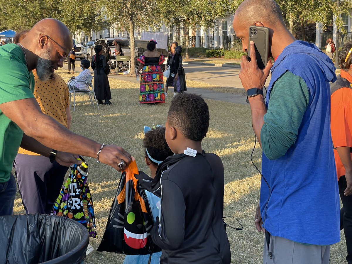 <a href="/CloverNola/">Clover New Orleans</a> is proud to cohost a Trunk &amp; Treat at Columbia Parc at the Bayou District with partners <a href="/BayouDistrict/">Bayou District Found</a> and <a href="/NOPDNews/">New Orleans Police Department</a>!  #happyhalloween #cloverneworleans
