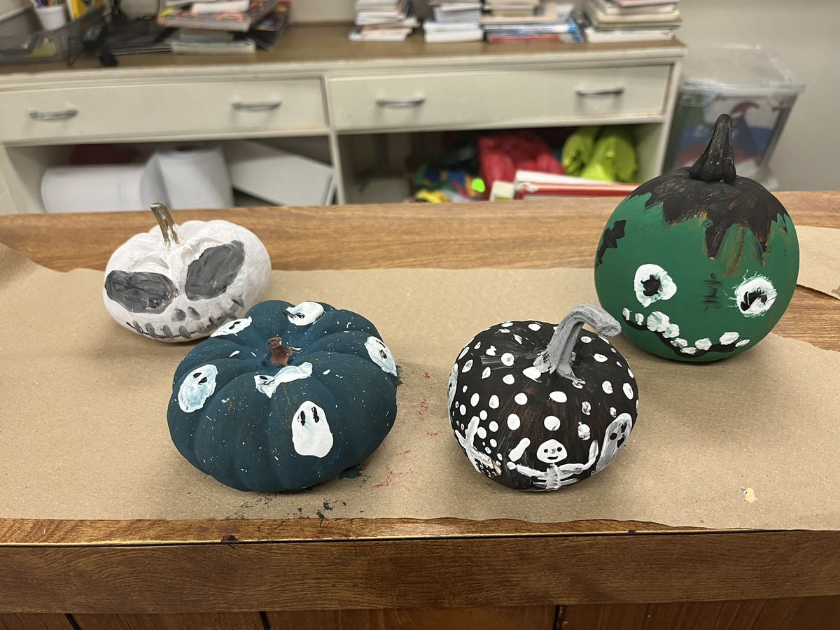 Ms. Lynds tweet media