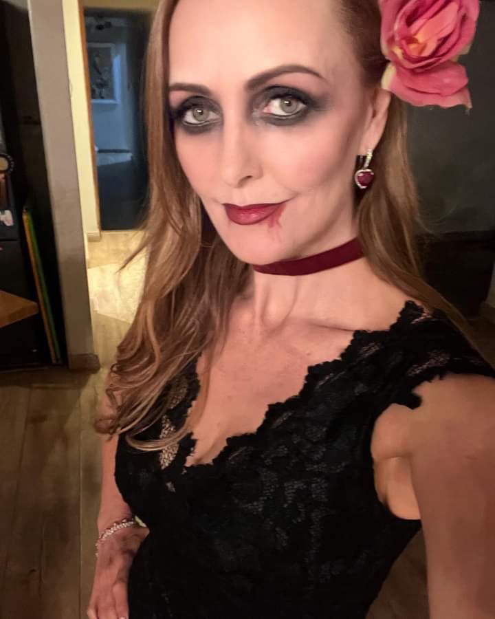 Trick or treat #HappyHalloween  🎃👻🖤