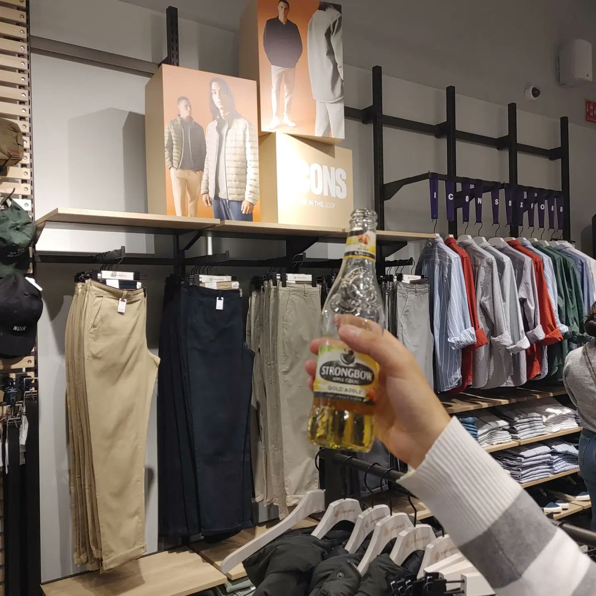 ViernesMagazine's tweet photo. El fin de semana abrió sus puertas la nueva tienda de ropa Springfield en Centro Santa Fe.
Lee la nota completa aquí 👇:
https://t.co/YaOr2bya7E
@springfieldmw
#springfieldmx
#SPFsantafe
#Springfield https://t.co/1UziNclkIB