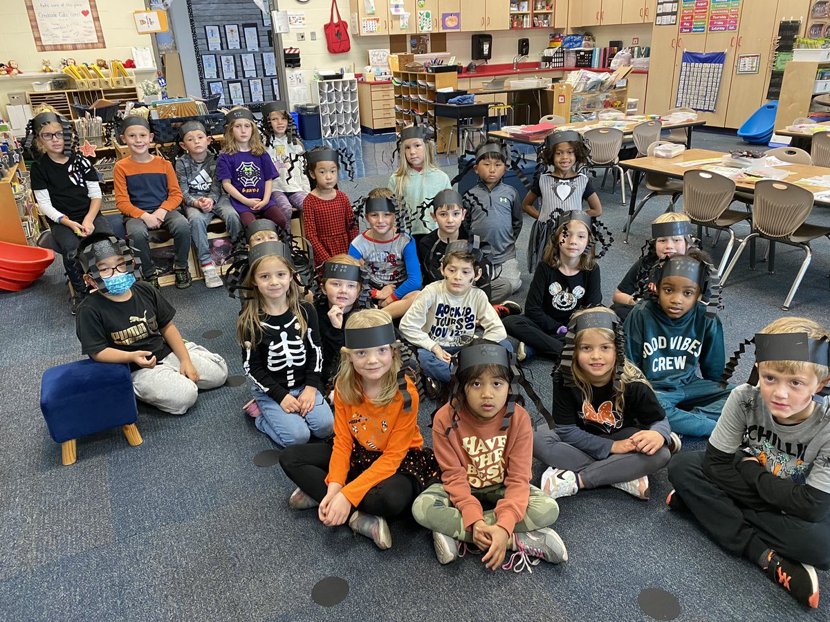 mrswinkle1st's tweet photo. Spider Day was so fun! Lots of activities and a fun snack!          @Creeksidetweet #WEareLakota #NeedToSucceedCECS https://t.co/CgfUAUPDTg