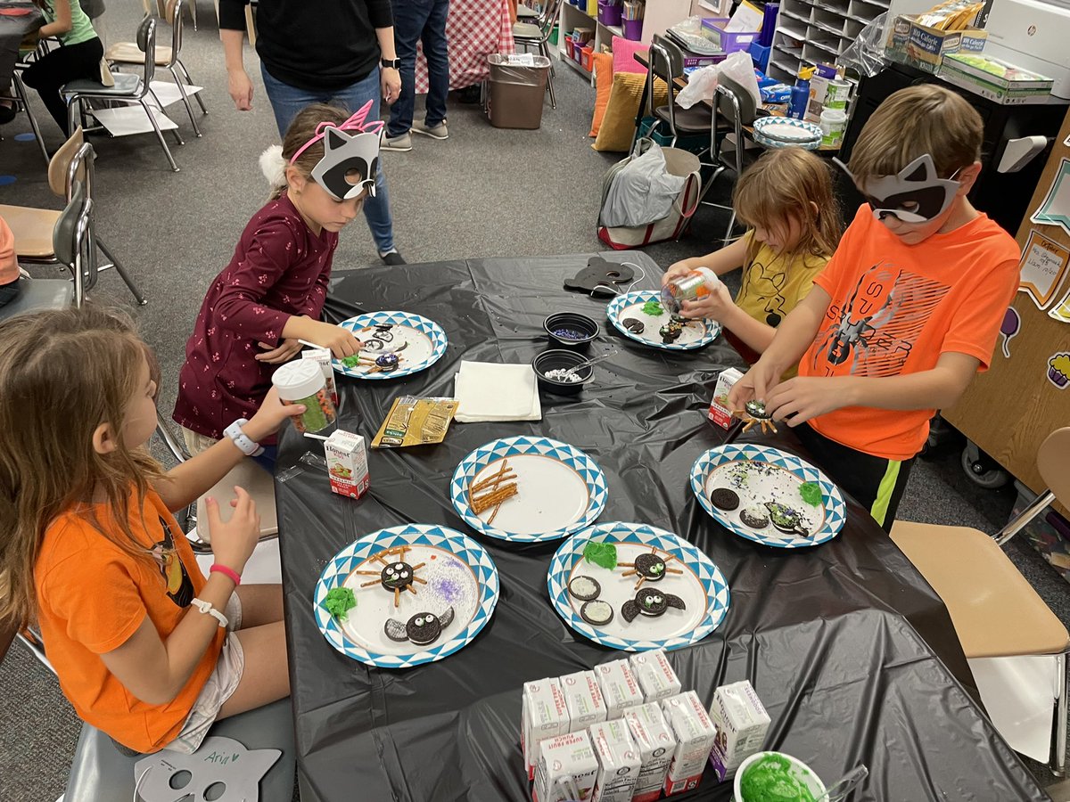 We had so much fun at our first learning experience today. It was wonderful to have parents back in the classroom again. Thank you for making it a great time for all! <a href="/PUES_Tunstall/">Mr. Tunstall</a> <a href="/msjmcneill/">Jasmine McNeill</a>