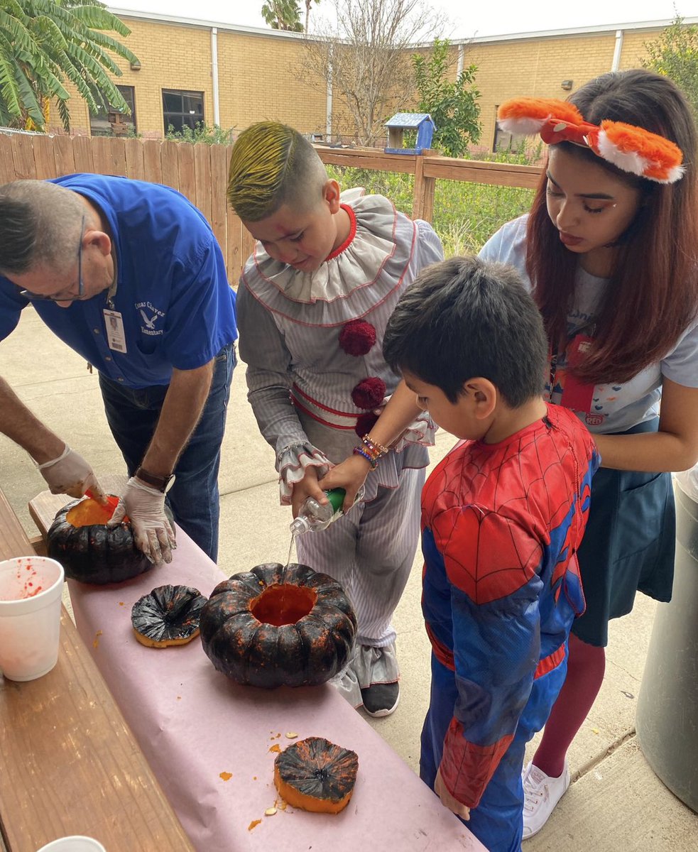 CCE_PSJAISD's tweet photo. Halloween STEM activity for Ms De Leonβs class! Students made a pumpkin volcano and created βspookyβ solution to cause the fizzy reaction ππ» #Halloween2022 #SpookySTEM #sciencematters #PSJAISD https://t.co/7mi7wvCdeB