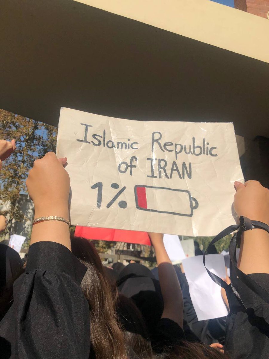 Insorge anche l'Università di Zahra a #Tehran.
Vi racconto la #Rivoluzione in #Iran, passo dopo passo, qui e su <a href="/RadioRadicale/">Radio Radicale</a> #Turchia