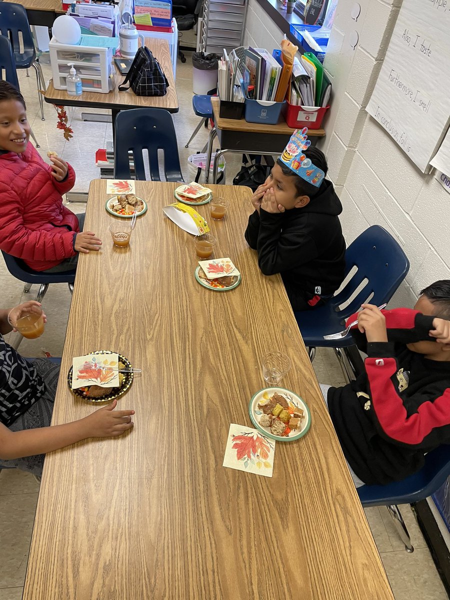 Rethink_ENL's tweet image. Nothing feels better than empowering our scholars to explore, observe, record, and finally share their findings. #fallproject #hillcresthawks #peekskillcsd #newcomers #enl