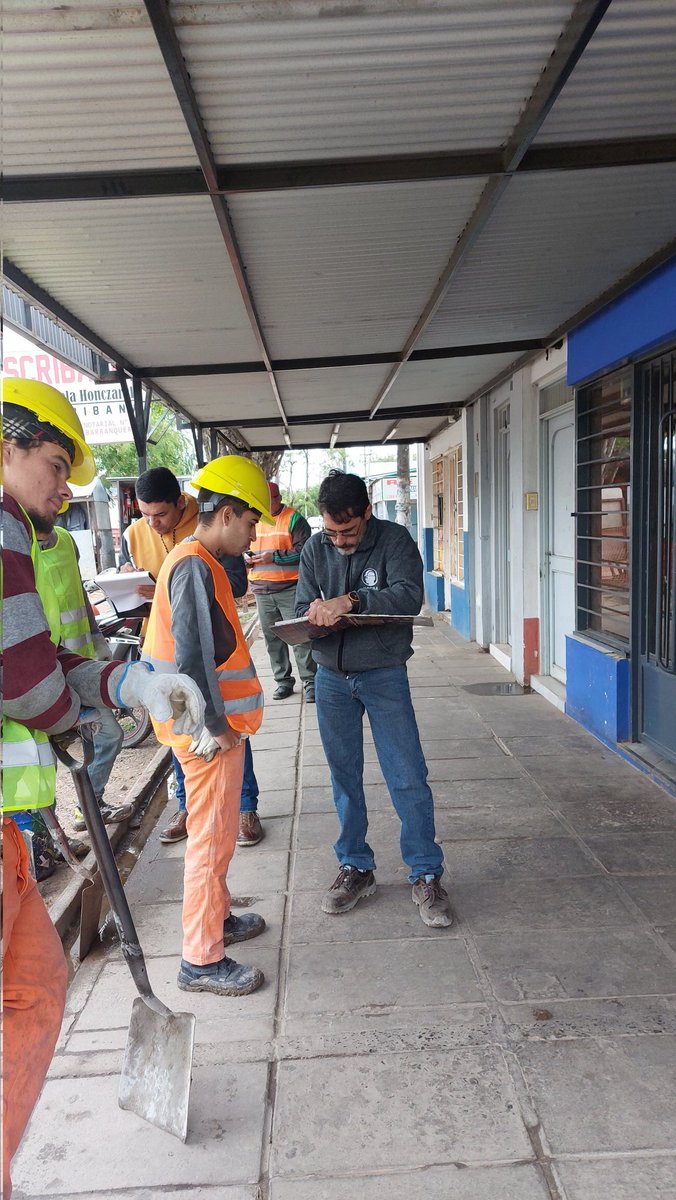 lajuuocrachaco's tweet photo. Arrancamos una nueva semana de trabajo, continuando el recorrido por distintas obras en el proceso de afiliación 📋✍️👷‍♂️
#GERARDO MARTÍNEZ CONDUCCIÓN 
#ARIEL LEDESMA SECRETARIO GENERAL 
#UOCRA SECCIONAL CHACO https://t.co/YgPyHSRwNZ