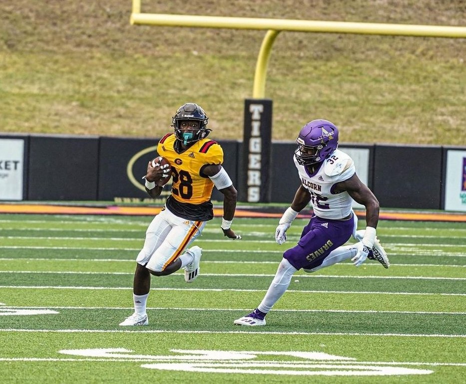 Grambling State University RB Maurice Washington in action against Alcorn State University * 9 car ~67 yards ~ TD
