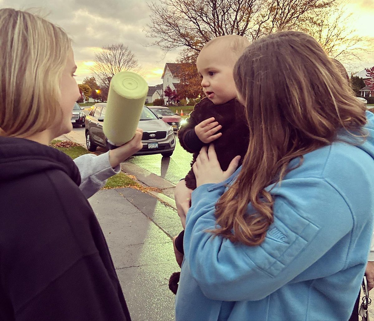 What a fun night filled with lots of trick or treating! 🦖🐒 Happy Halloween 👻🎃