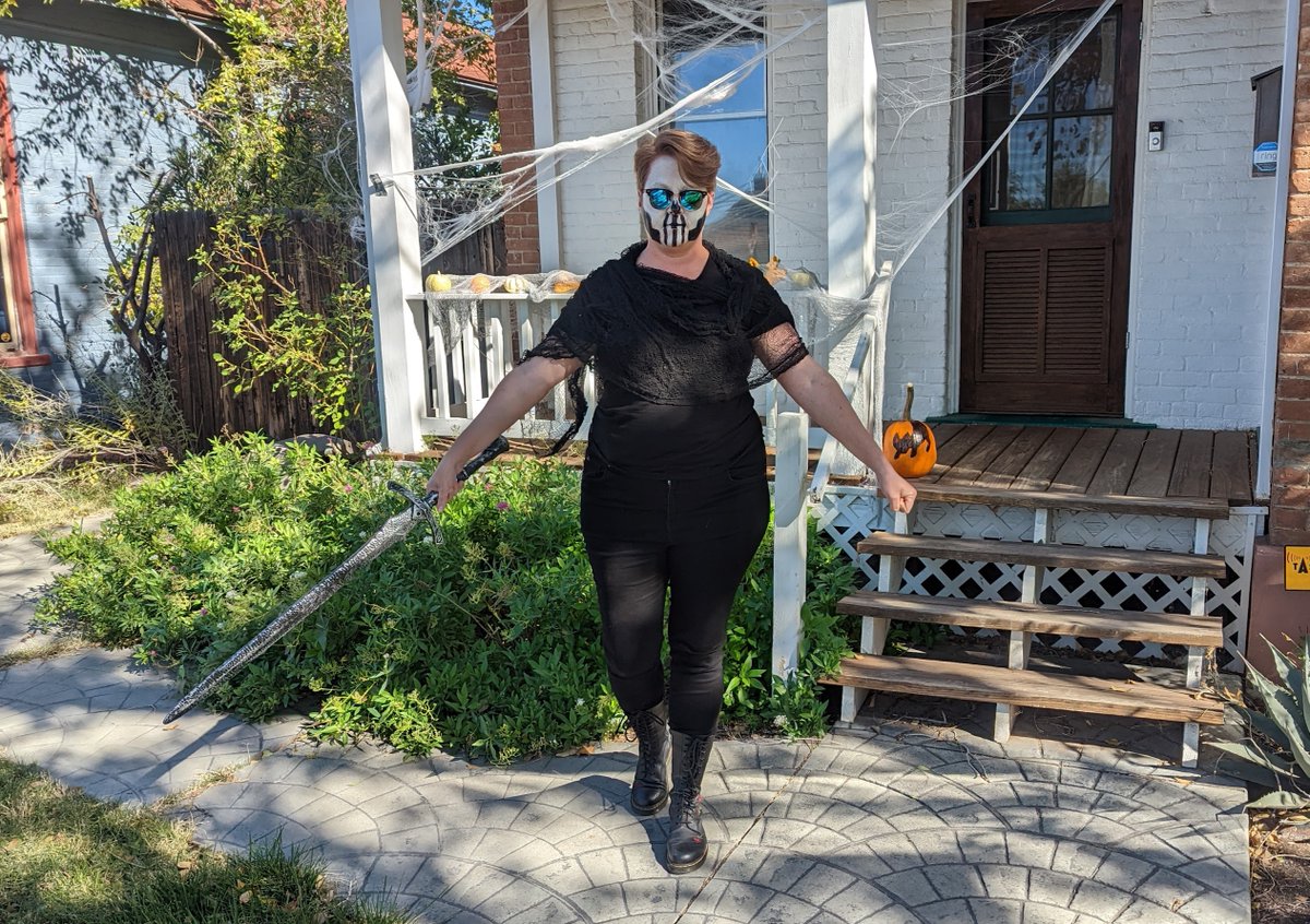 tarakingwrites's tweet photo. Happy Halloween from Gideon Nav (including Zoom edition Gideon). https://t.co/GU8QCYjEnx