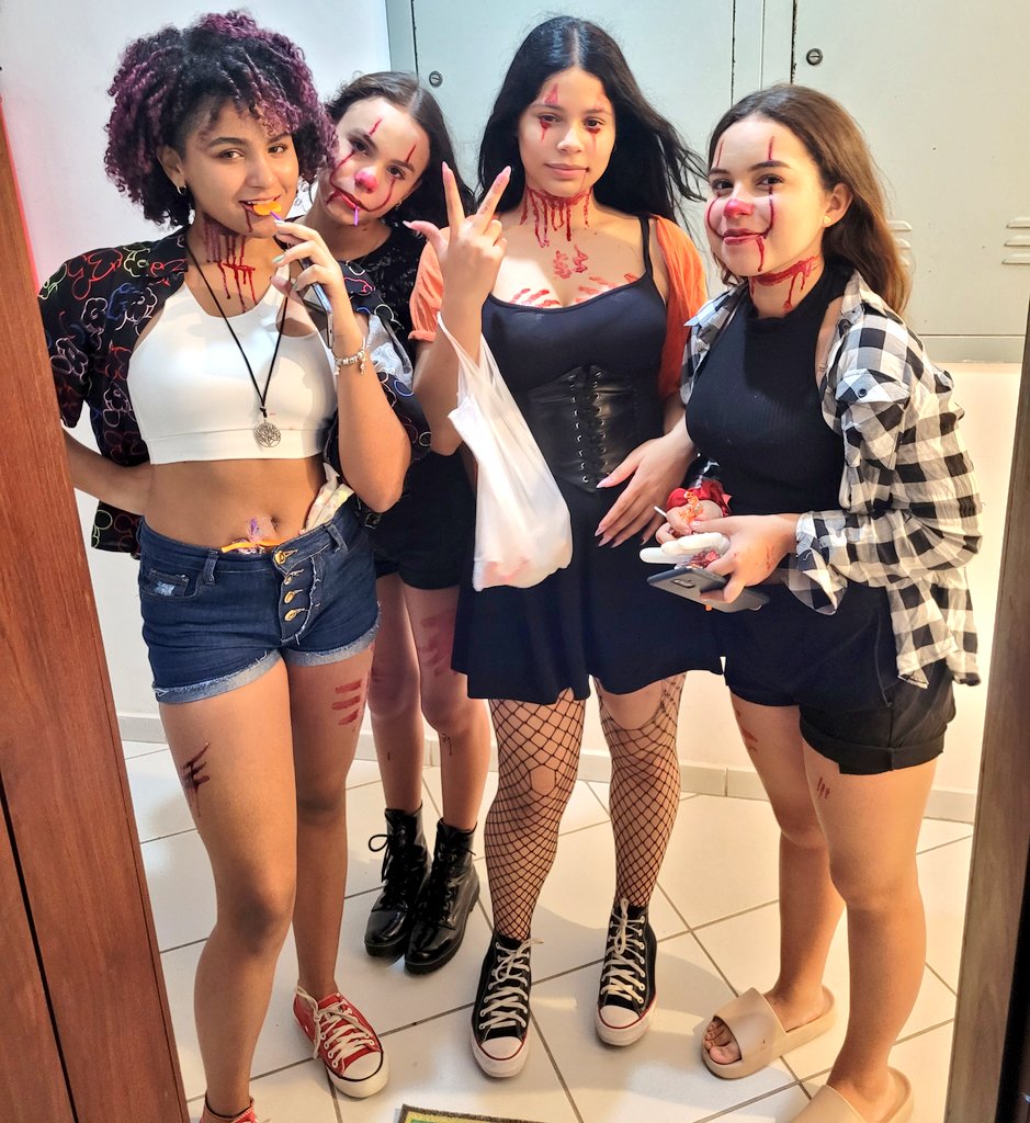 aninhaverso's tweet photo. Opa, teve registros (autorizados pelos pais) das visitas seguinteeees! 💖💖💖 Até público teen na caça aos doces hahaha #docesoutravessuras https://t.co/5LQJbSSqMy