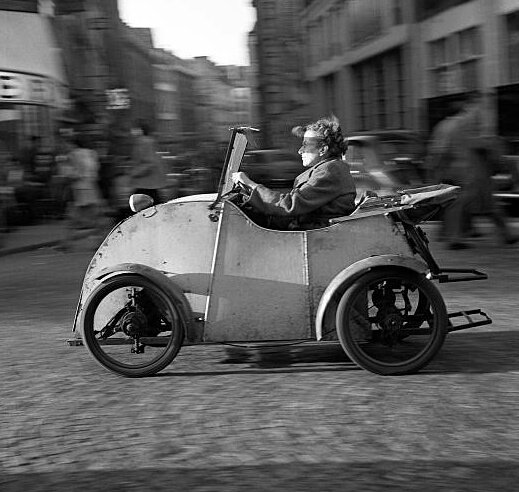 NetoDemetriou's tweet image. Av. Saint-Germain, Paris, c1950. 
Via Adoc Photos.