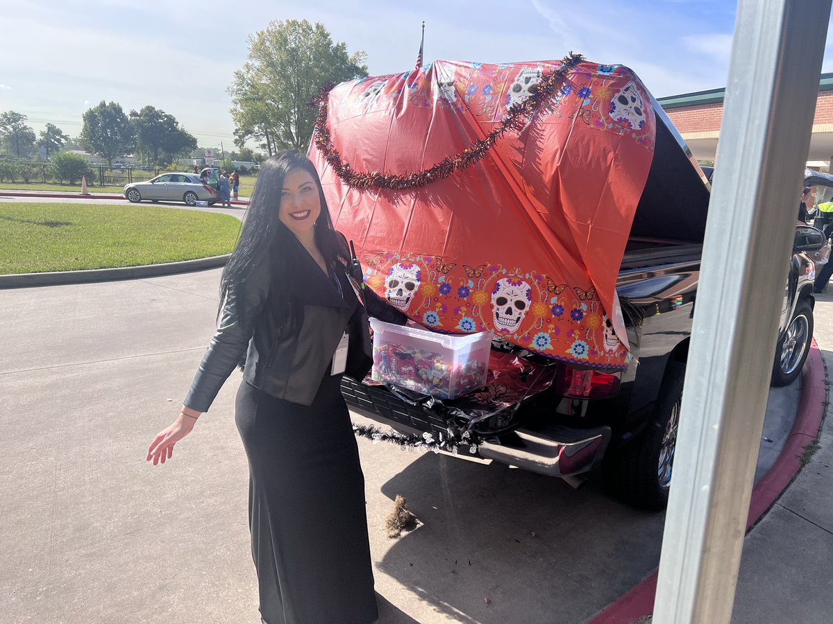 Trunk or Treat 🎃👻! Another successful WILDCAT event! Thank you to all the staff and volunteers that help make this an amazing event for our students! <a href="/ErikaKimble/">Erika Kimble</a> <a href="/DemetriaBandyBr/">Demetria Bandy-Brown</a> <a href="/Leigha_Curry7/">Leigha Curry</a>