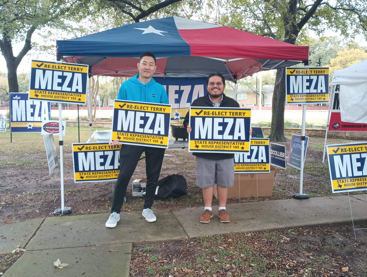 Appreciate @TerryforTexas for joining us tonight for a special Halloween #GOTV texting mixer! Let's send a #TxEd ally back to the #TxLege this November. Head to vote.texasaft.org to find our endorsed candidates. 📷 AFT members helping turn out the vote for Rep. Meza.