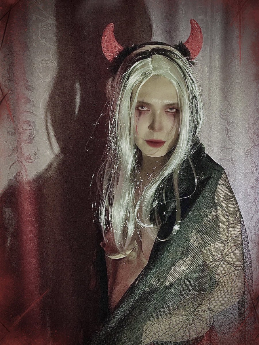 NudeLifeXXX's tweet photo. Happy Halloween #RikaKemlo https://t.co/PYwzWVw91L