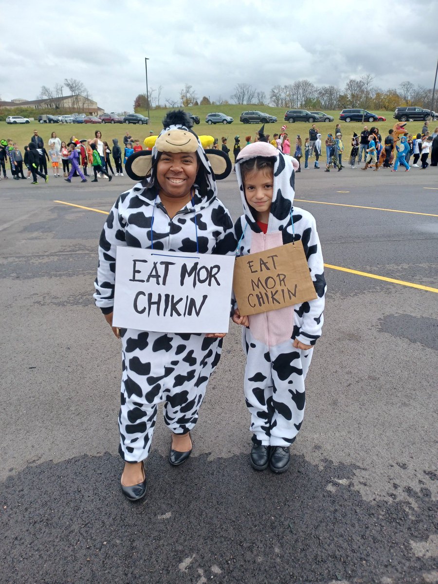 Boro_DennisNews's tweet image. What a fun day! Dennis staff love getting dressed up too! 😂