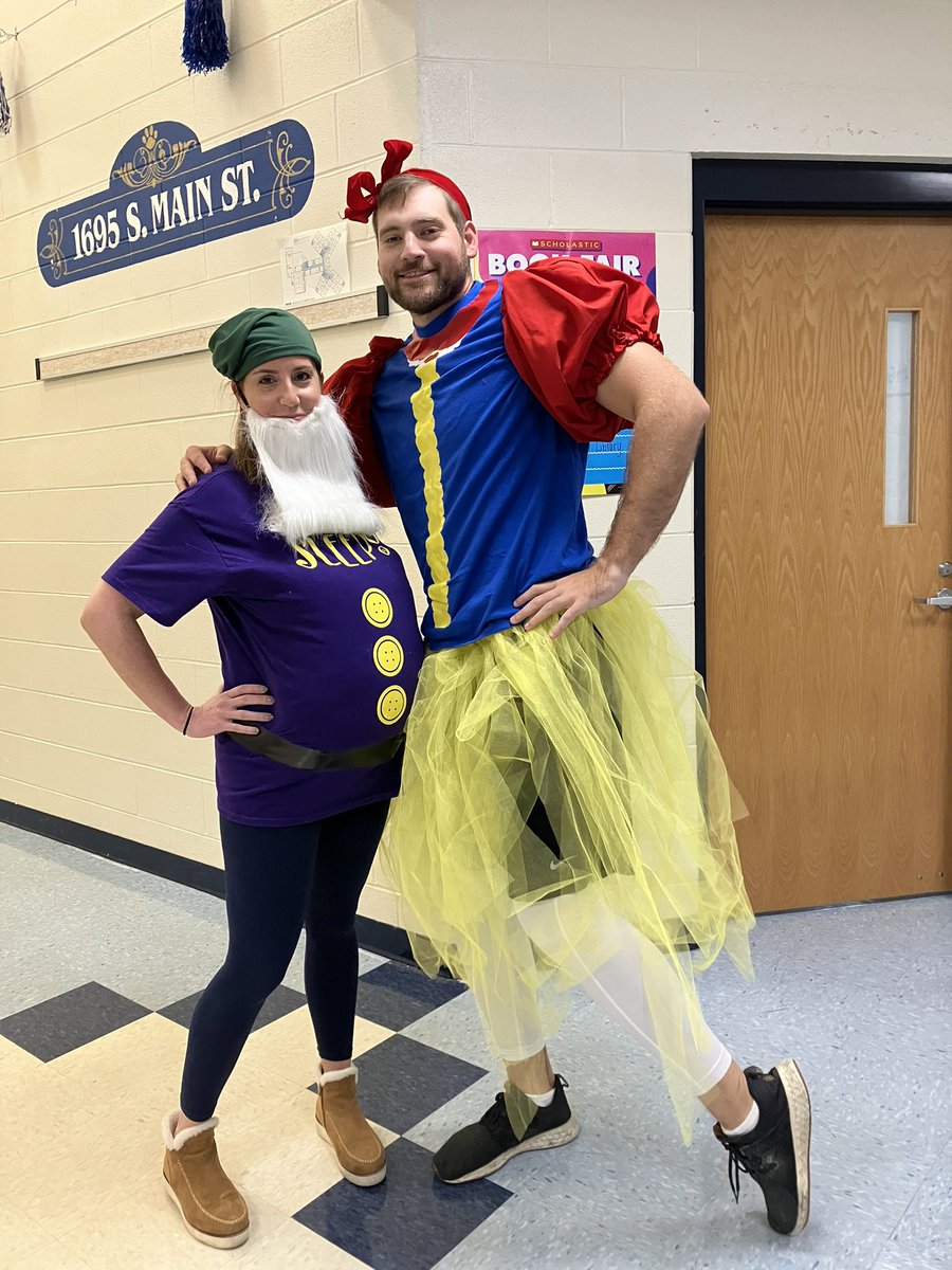 Boro_DennisNews's tweet image. What a fun day! Dennis staff love getting dressed up too! 😂