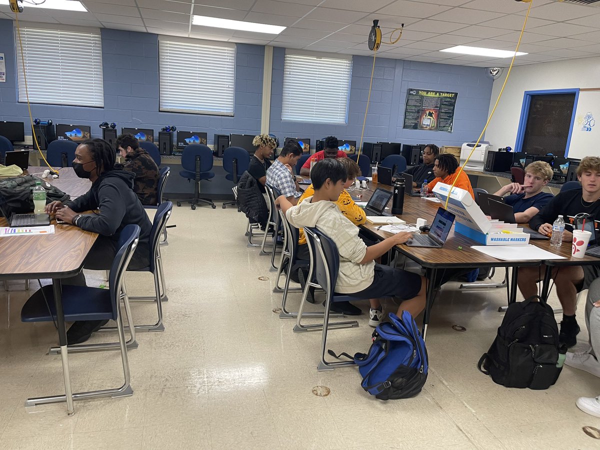 NHREC_CTE_BF's tweet image. #Cybersecurity students were totally engaged in reviewing computer memory using #Gimkit. #NHRECCTE  #NHREC #NewHorizonsCTE #BoldlyGoing #WeAreNewHorizons 
@NHREC_VA