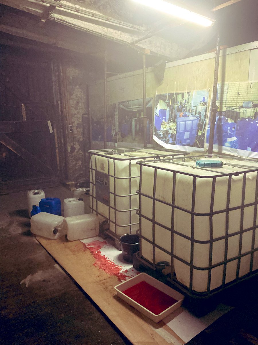 Vanavond oefening als  #ovdg bij zeer grote brand in onze binnenstad <a href="/gem_Elburg/">Gemeente Elburg</a> Brand met slachtoffers en drugslab in oude woning in risicovolle binnenstad. Mooie oefening met <a href="/brwelburg/">Brandweer Elburg</a> <a href="/brwnunspeet/">Brandweer Nunspeet</a> <a href="/brwelspeet/">Brandweer Elspeet</a> <a href="/VNOGregio/">Veiligheidsregio Noord- en Oost-Gelderland</a> #leerzaam #samenwerken #grip #multi #motorkapoverleg