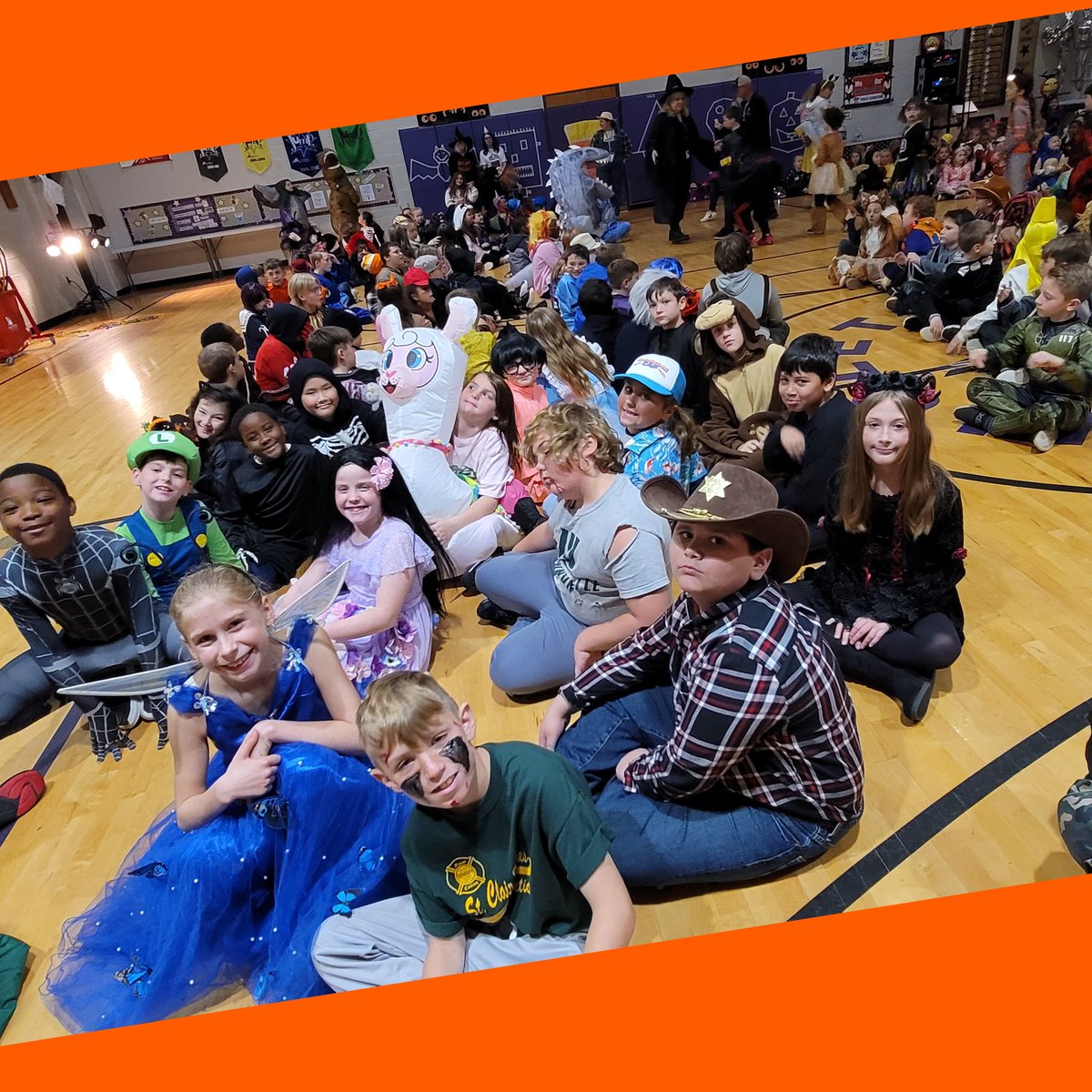 Halloween fun in 4th grade! Visit from the Reptarium 🐍 and a Halloween 🎃 parade! <a href="/myLSPS/">Lake Shore Public Schools</a> <a href="/VioletAllStars/">Violet Elementary School</a>