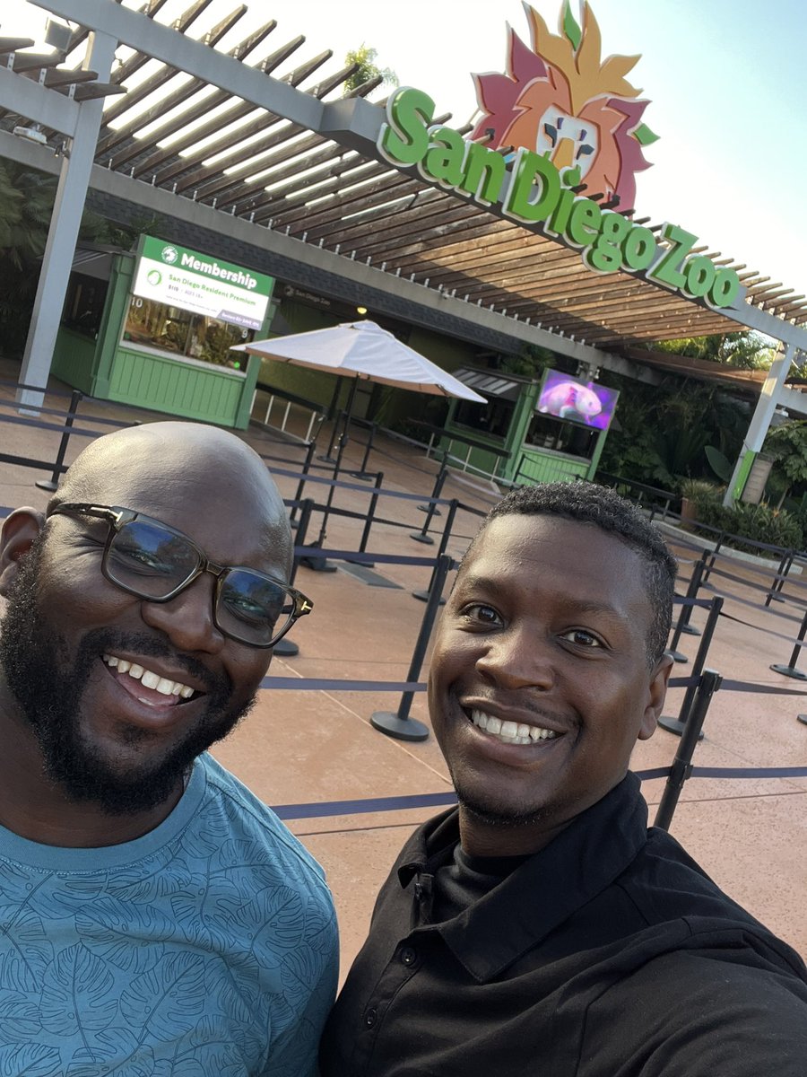 drVTW's tweet photo. Enjoyed sunny San Diego, CA and caught up with an old friend, @inoye1. https://t.co/mD1A1XBtx5