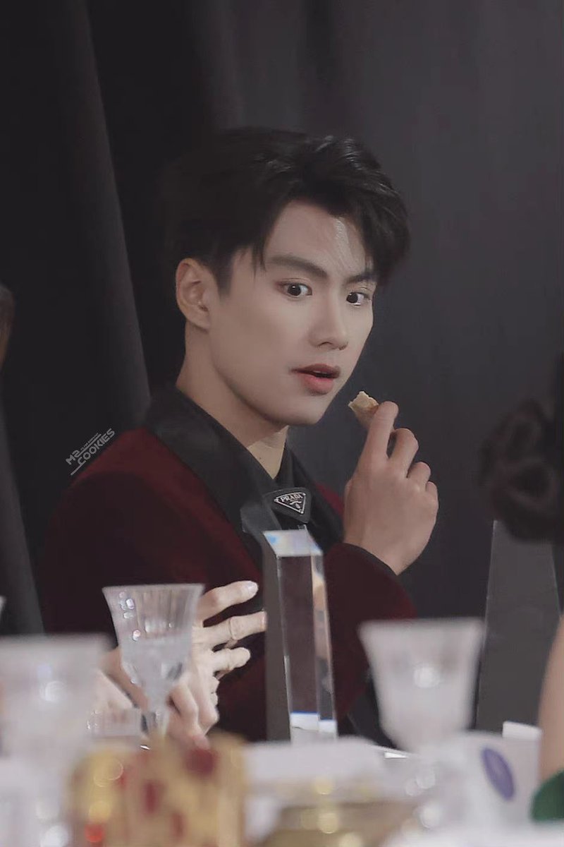 cookies_m2's tweet image. let Ohm eat with us 🙃

OHMPAWAT HOWEAWARDS
#HOWEAWARDS2022 
@ohmpawatt #ohmpawat