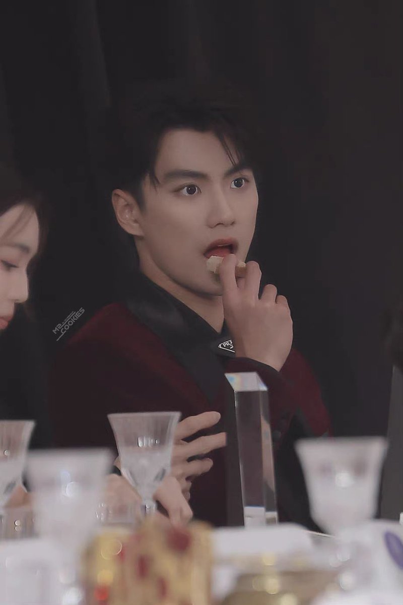 cookies_m2's tweet image. let Ohm eat with us 🙃

OHMPAWAT HOWEAWARDS
#HOWEAWARDS2022 
@ohmpawatt #ohmpawat