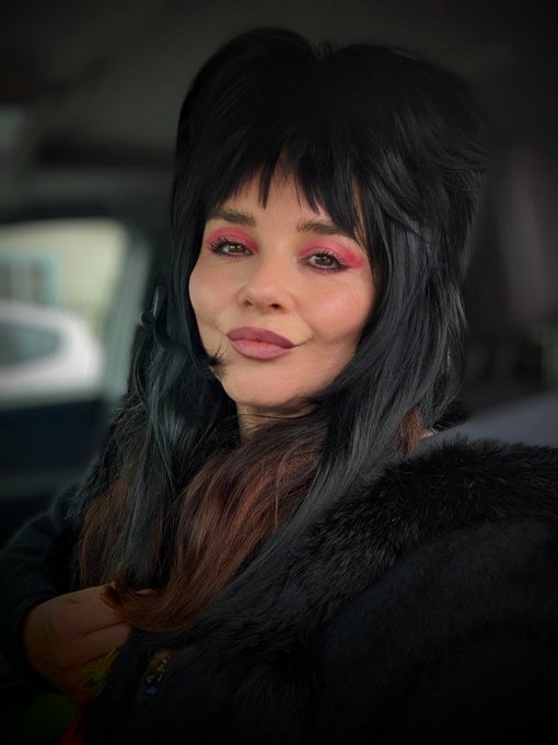 Happy Halloweenie 💋 https://t.co/i4U8w6SulW<a href="/tag/mvsales"class="tags"><span>#mvsales</span></a>