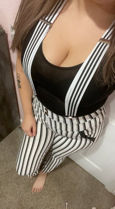 Happy Halloween 🖤 https://t.co/O2pB9v7GMx<a href="/tag/greeneyes"class="tags"><span>#greeneyes</span></a><a href="/tag/asiangirl"class="tags"><span>#asiangirl</span></a><a href="/tag/onlyfans"class="tags"><span>#onlyfans</span></a><a href="/tag/sellingconte"class="tags"><span>#sellingconte</span></a>